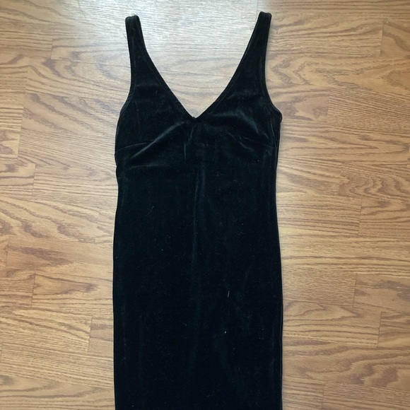 Forever 21 Woman's Black Velvet Mini Dress- NWT - Picture 1 of 2